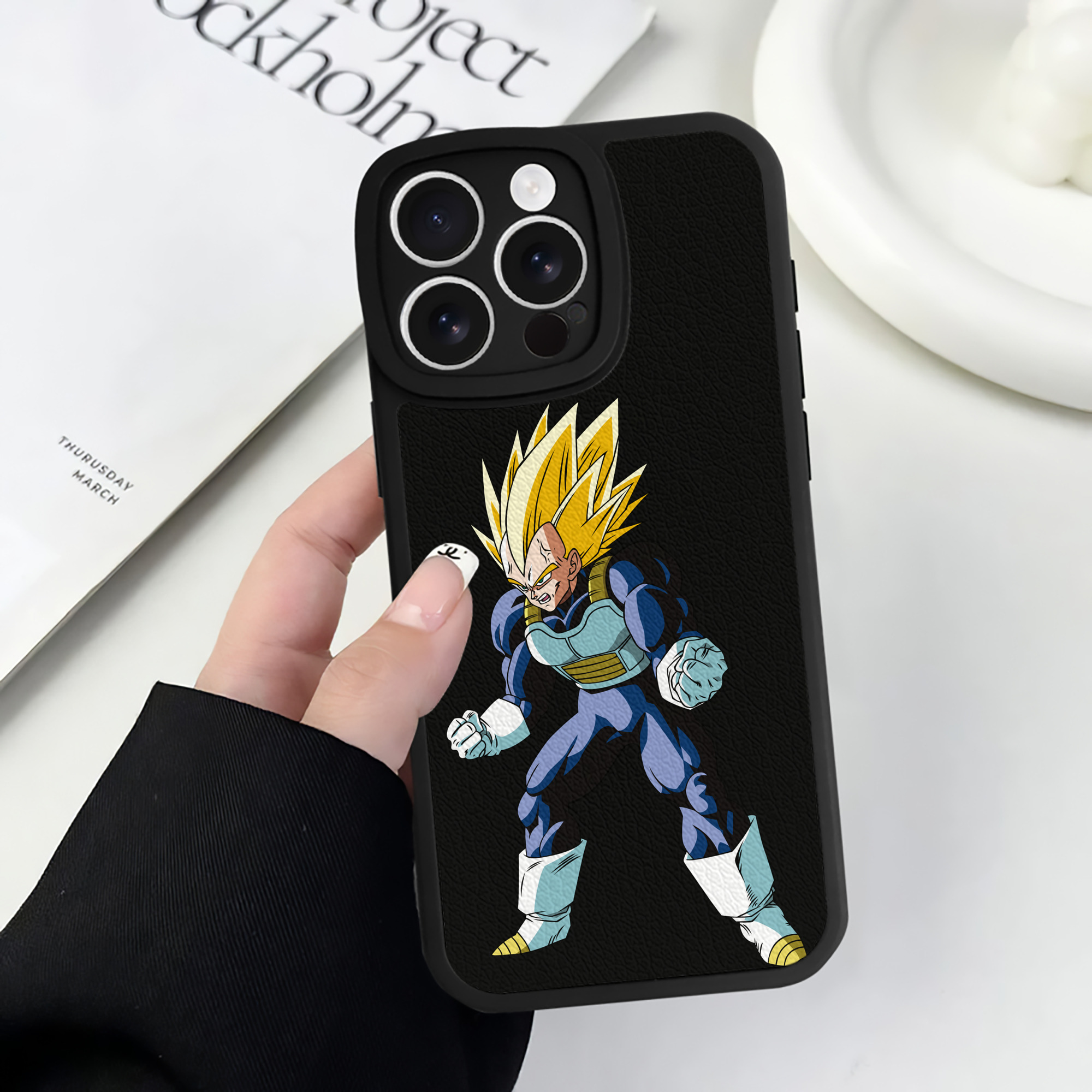 （画像用） ドラゴンボール ベジータ四世（Bejīta Yonsei）DRAGON BALL Vegeta IV 【iPhone 16シリーズ対応】シリコンスマホケース（レザー調） 材質：シリコン